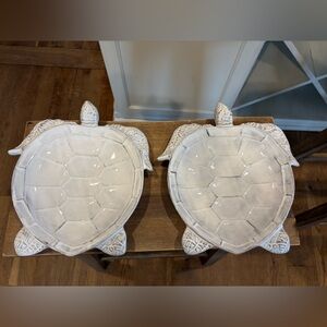 VIETRI (ITALY) pair 2
Canape Plate Incanto Mare White
TURTLE—Discontinued, rare